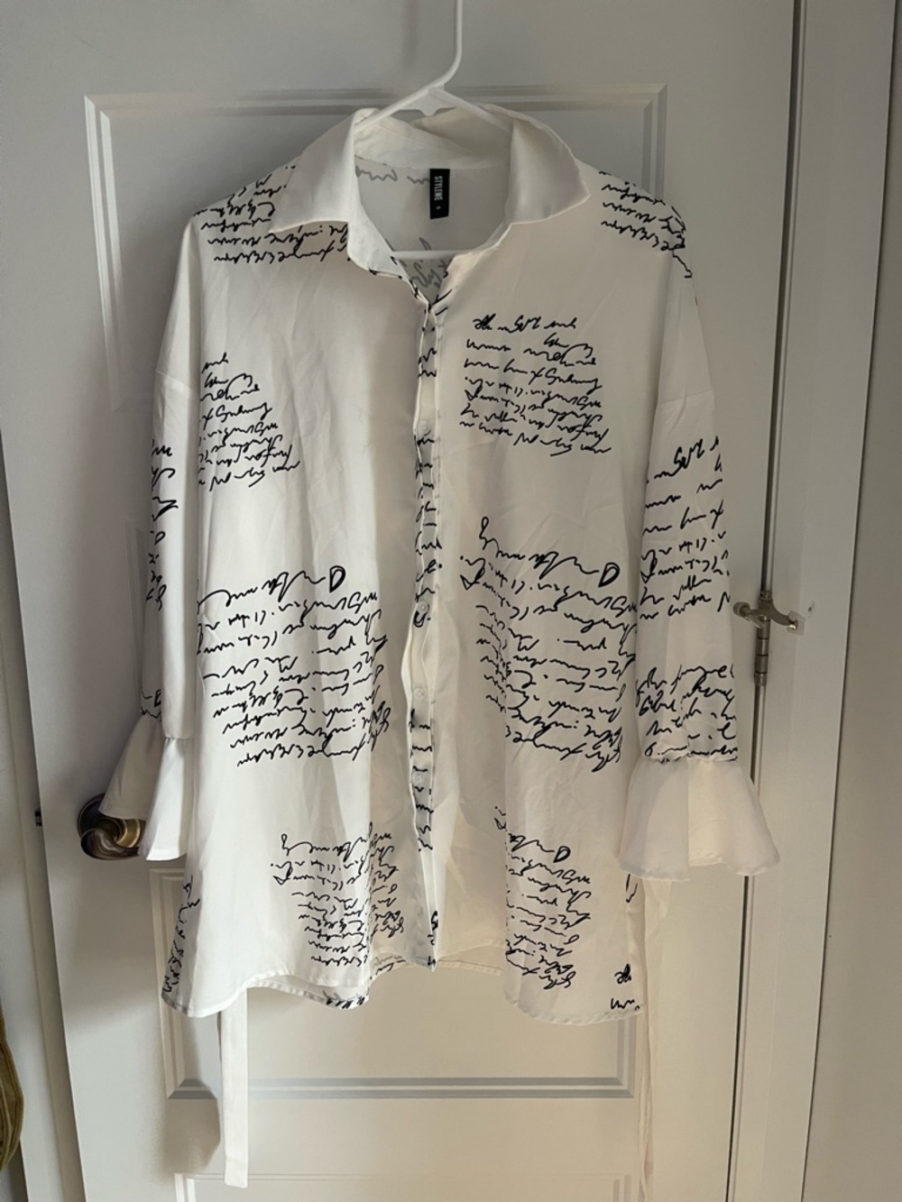 STYLEWE White Blouse with Black Script Print